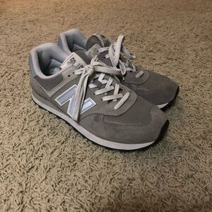 Mens New Balance 574 (SIZE 9.5)